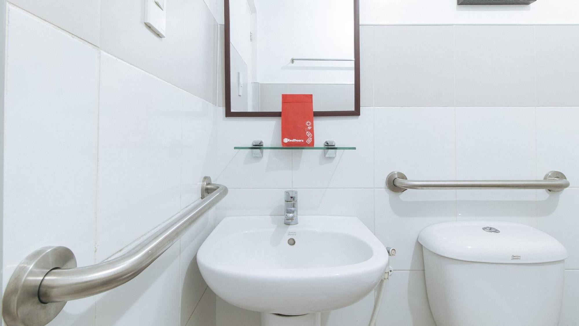 Reddoorz @ Melbourne Suites Makati Makati City Buitenkant foto